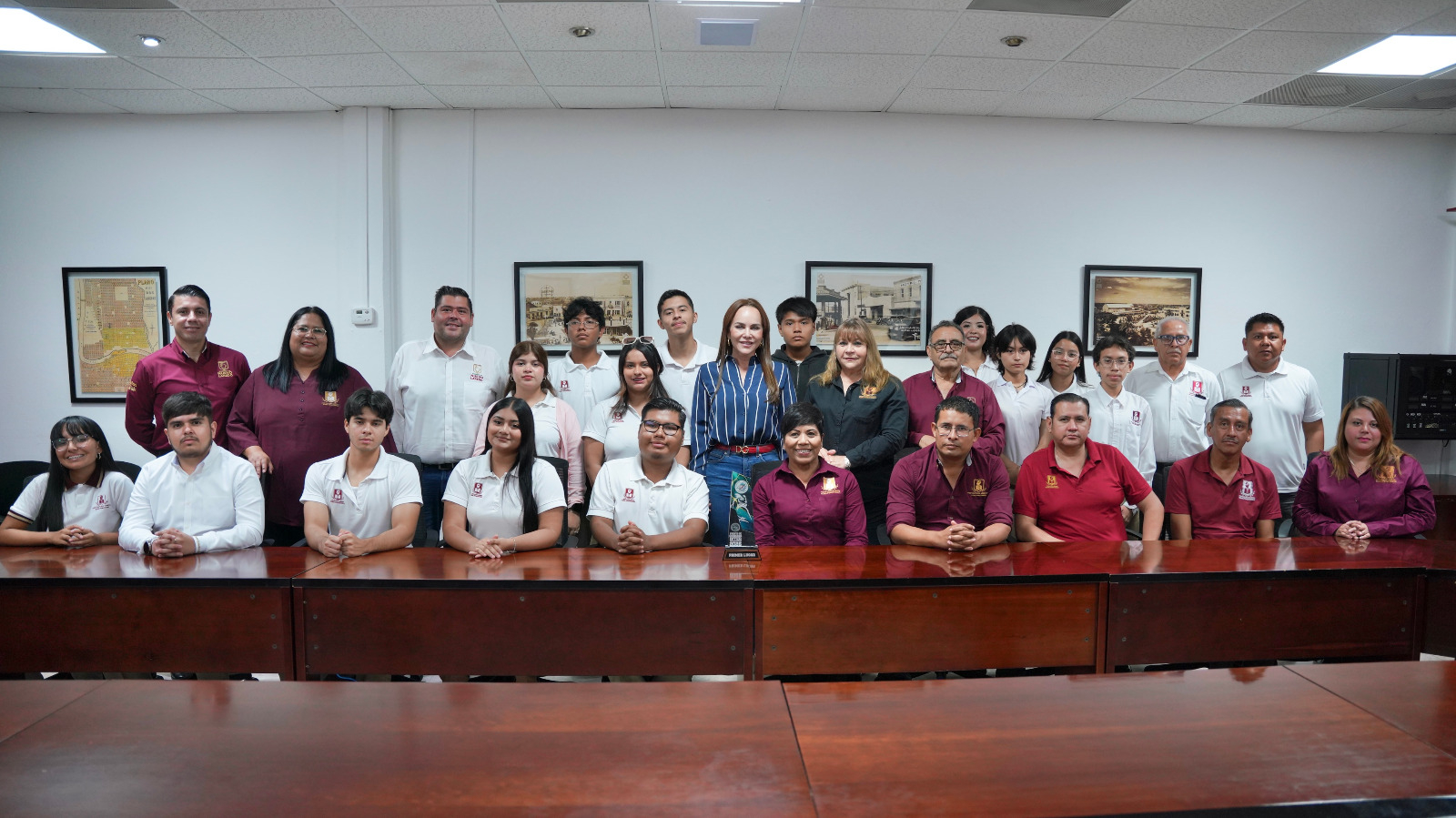 CARMEN LILIA CANTUROSAS RECONOCE A CAMPEONES DEL INTERPREPARATORIAS 2026 Y REAFIRMA COMPROMISO CON LA EDUCACIÓN