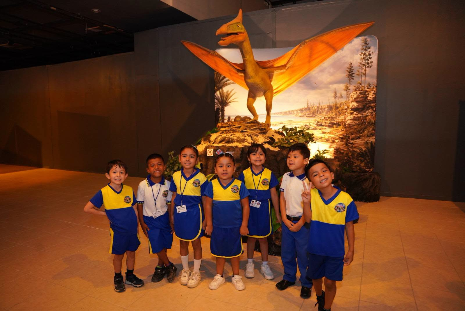 DISFRUTAN FAMILIAS DE NUEVO LAREDO DE DINOFRONTERA; INVITAN A EXPOSICIÓN DE DINOSAURIOS ANIMATRÓNICOS