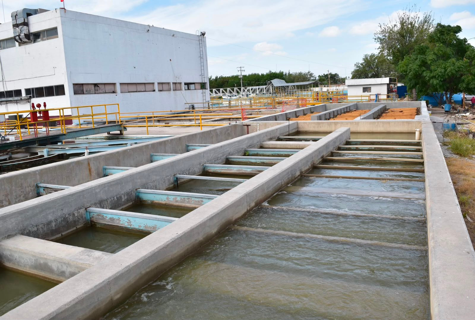 GOBIERNO MUNICIPAL Y COMAPA FORTALECEN SISTEMA DE AGUA CON OBRAS DE MODERNIZACIÓN EN PLANTA CENTRO