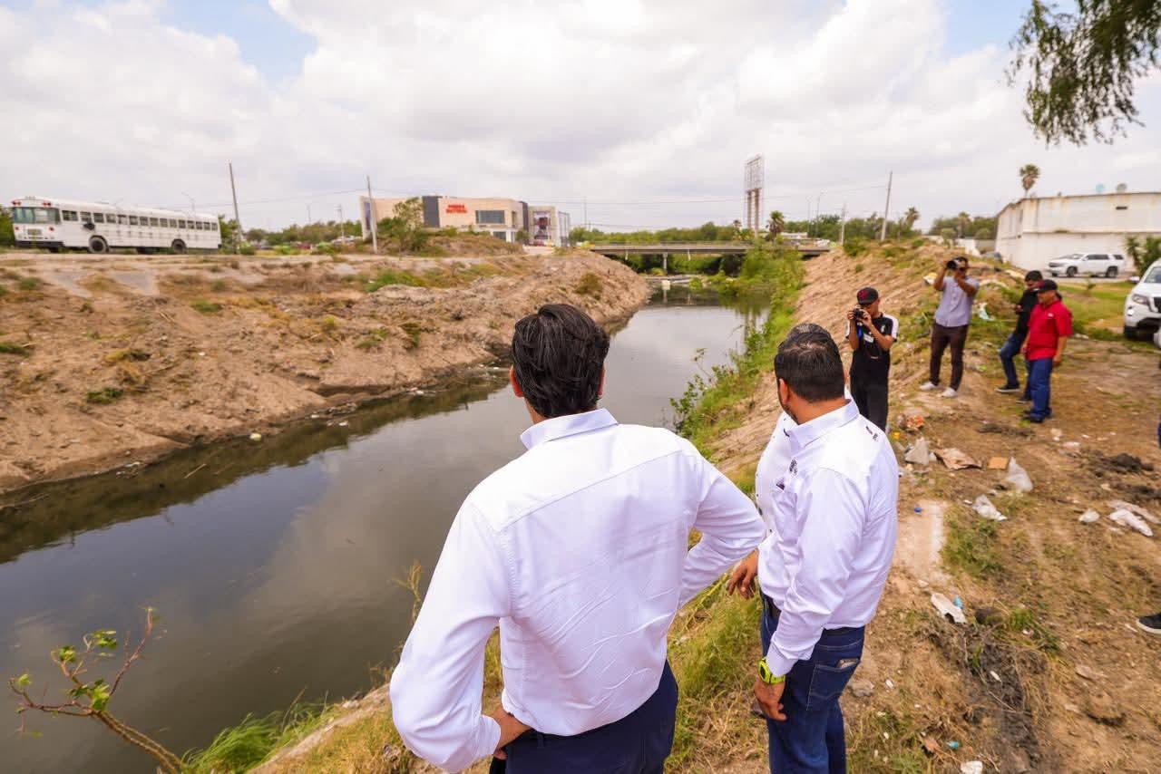 No tirar basura en la vía pública: exhorta el Alcalde Carlos Peña Ortiz para facilitar flujo en drenes