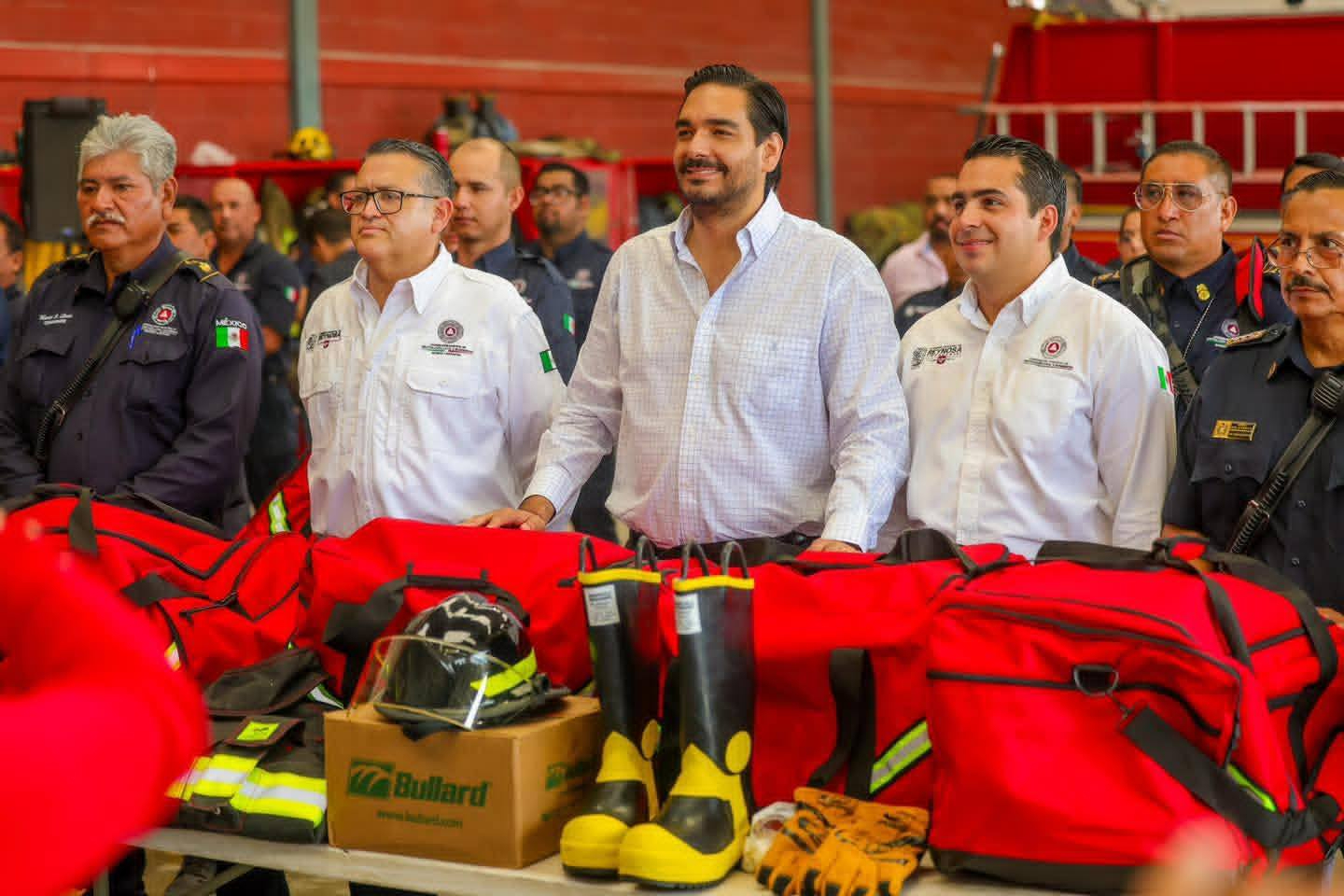 Entregó Carlos Peña Ortiz equipo vital para el Cuerpo de Bomberos de Reynosa