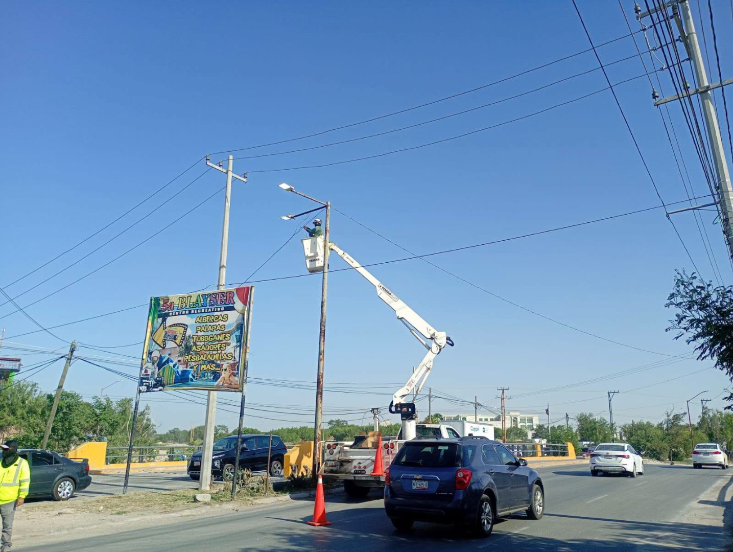 Ilumina Servicios Públicos más sectores de Reynosa para mayor seguridad de las familias
