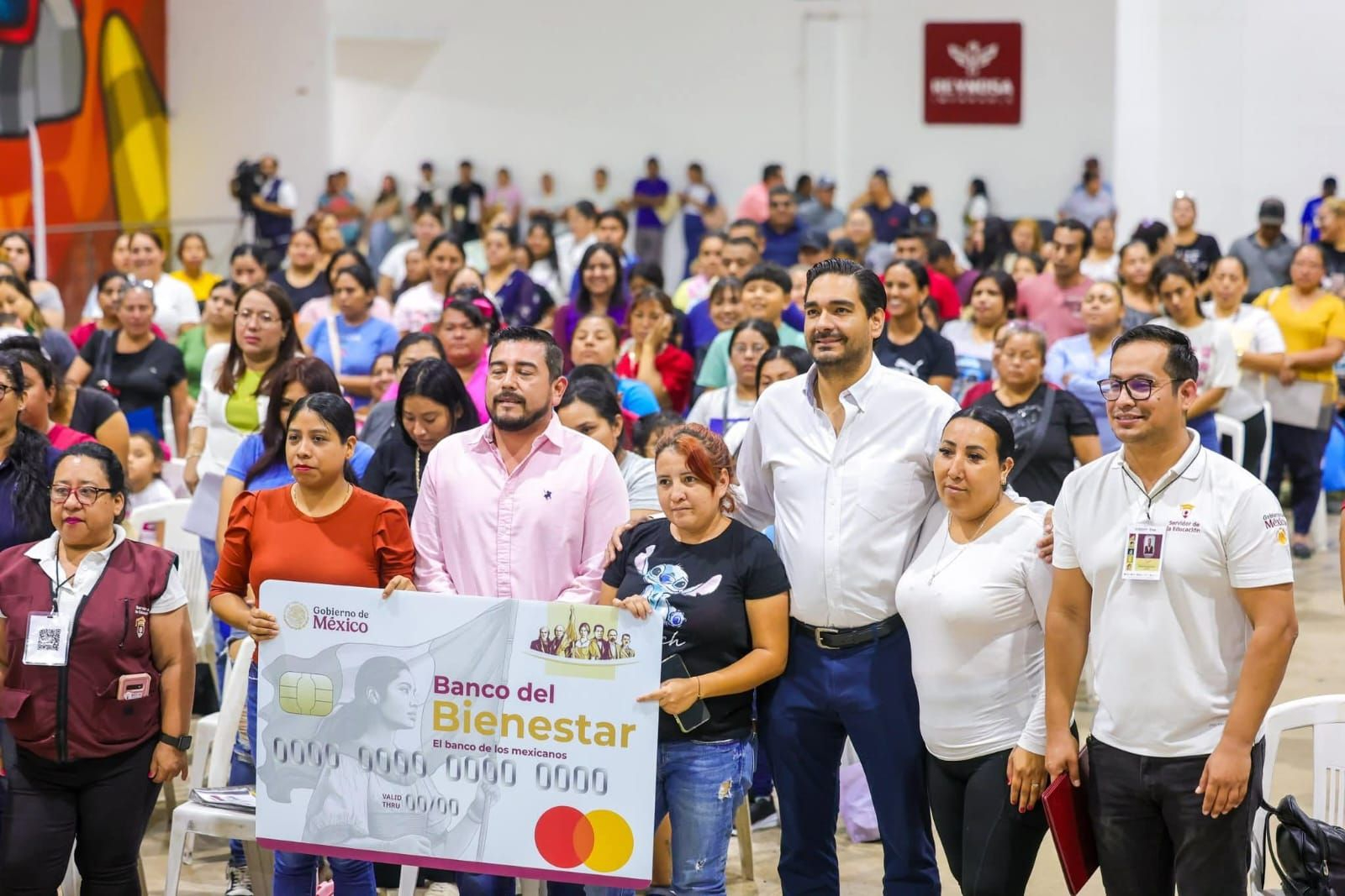 Gobierno de Reynosa fortalece apoyo educativo con entrega de tarjetas de becas