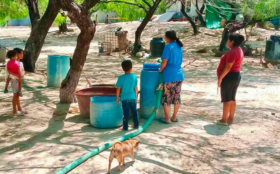 Área ejidal de Reynosa también es atendida con reparto de agua potable
