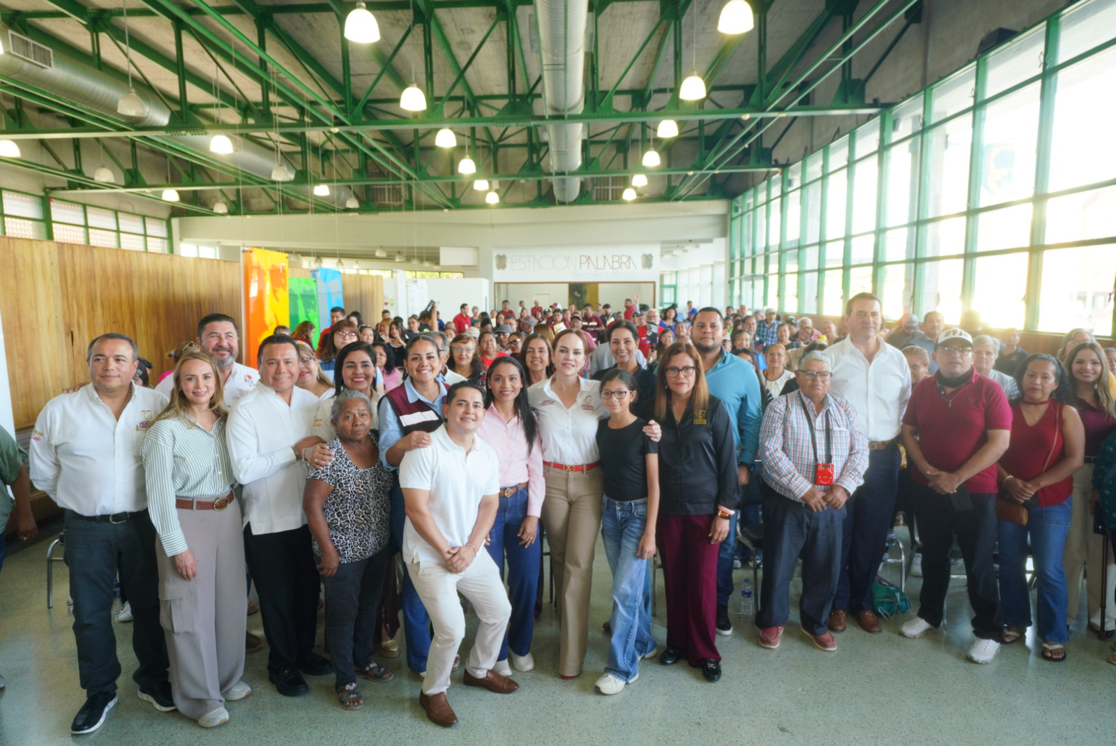 IMPULSA GOBIERNO MUNICIPAL SALUD VISUAL, ECONOMÍA FAMILIAR Y CALIDAD DE VIDA DE LOS NEOLAREDENSES CON ENTREGA DE ANTEOJOS