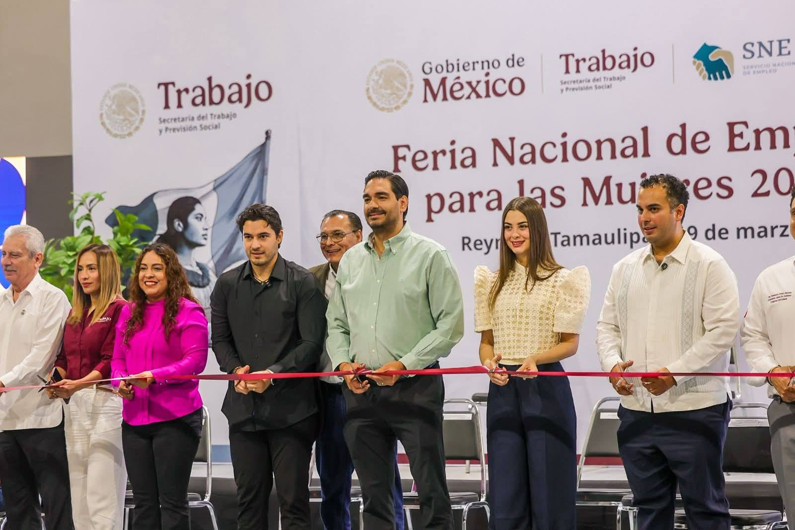 Inauguraron Feria de Empleo, Alcalde Carlos Peña Ortiz y Secretario del Trabajo Luis Gerardo Illoldi Reyes