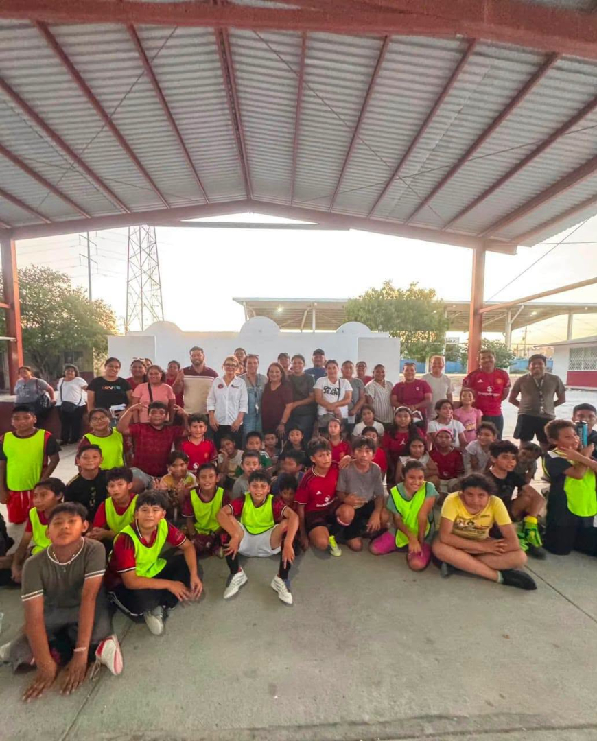 Fortalece Magaly Deandar cercanía con la comunidad educativa durante visita a primaria