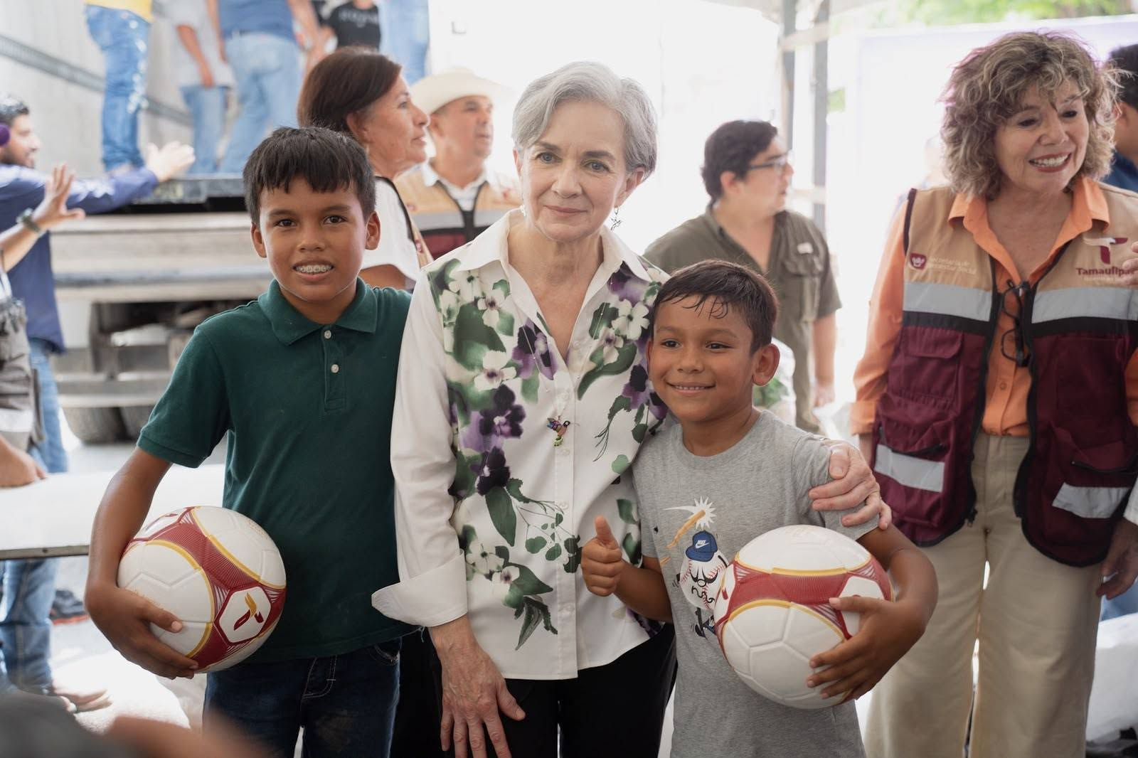 Américo y María de Villarreal llevan atención integral a las familias de Nuevo Morelos