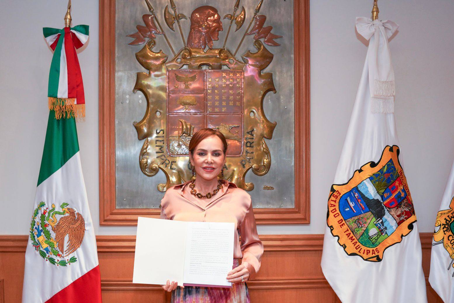 CARMEN LILIA CANTUROSAS PONE FIN A UNA DEUDA DE 580 MILLONES QUE NUEVO LAREDO ARRASTRA DESDE 2008