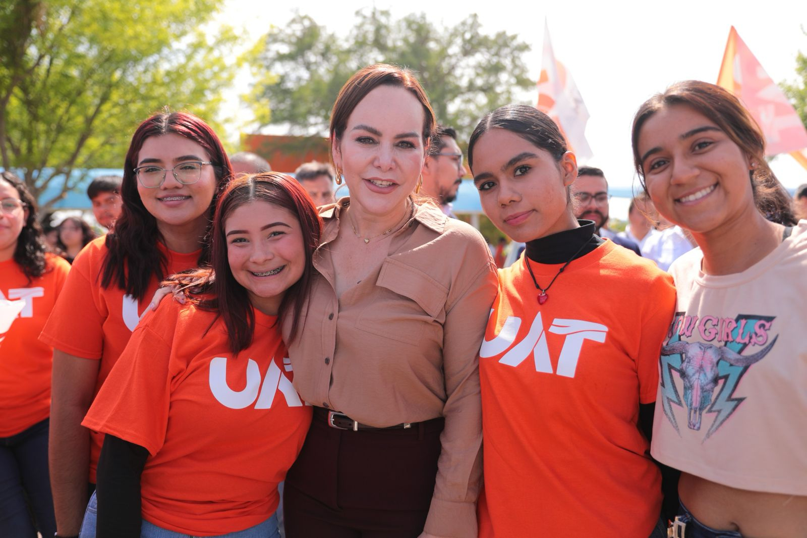 CARMEN LILIA DARÁ INTERNET MÓVIL GRATIS A 10 MIL UNIVERSITARIOS DE NUEVO LAREDO