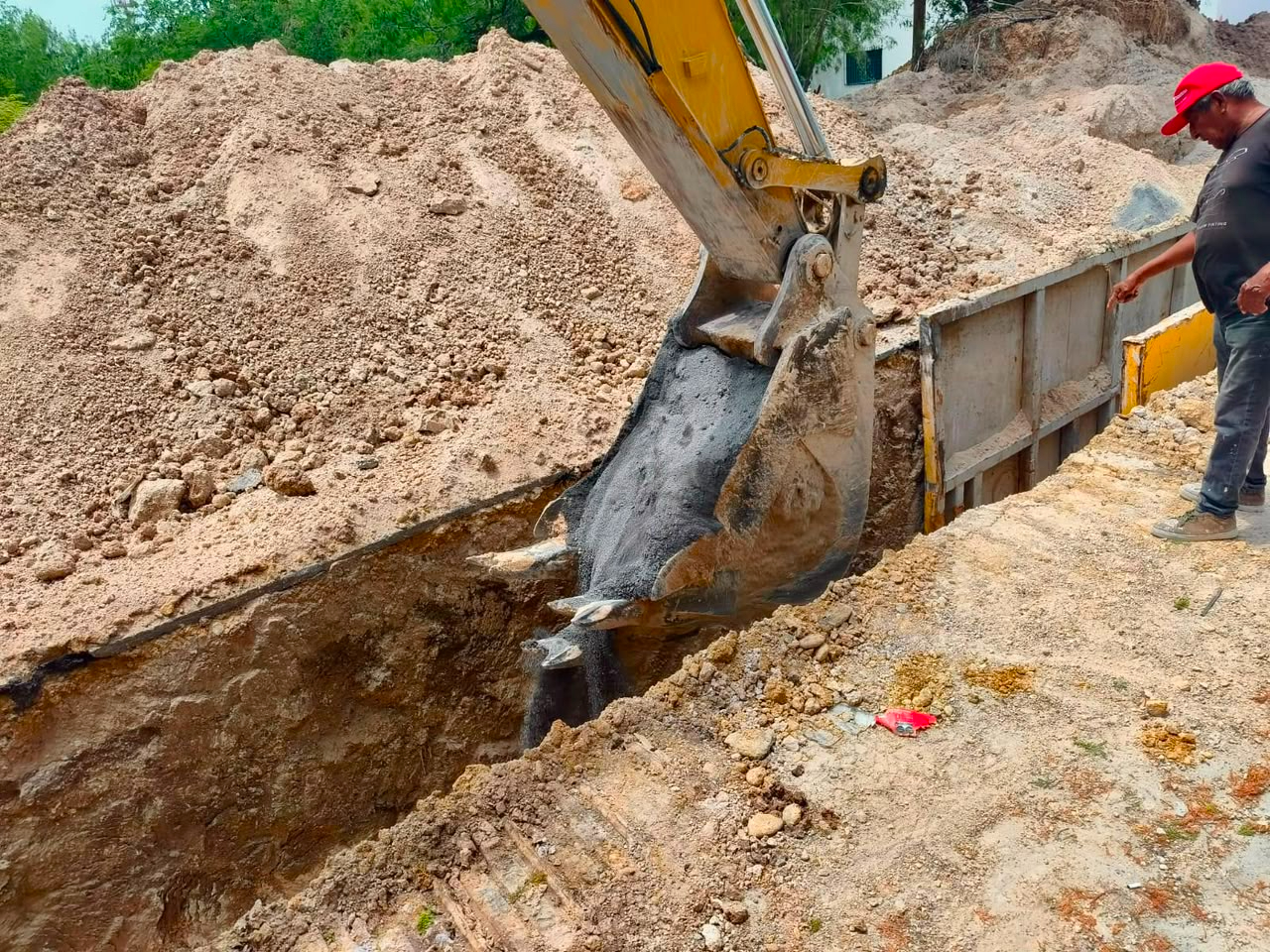 Avanza Gobierno de Carlos Peña Ortiz en construcción de colector sanitario de la Leal Puente