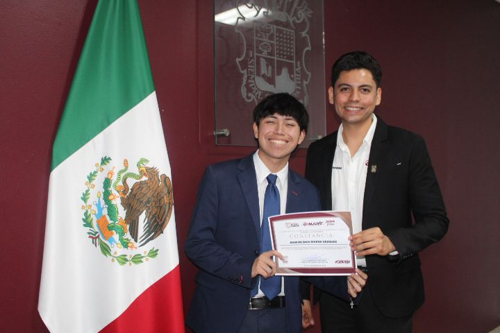 INSTALAN Y TOMAN PROTESTA AL CONSEJO NEOLAREDENSE DE LA JUVENTUD 2025–2026 EN NUEVO LAREDO