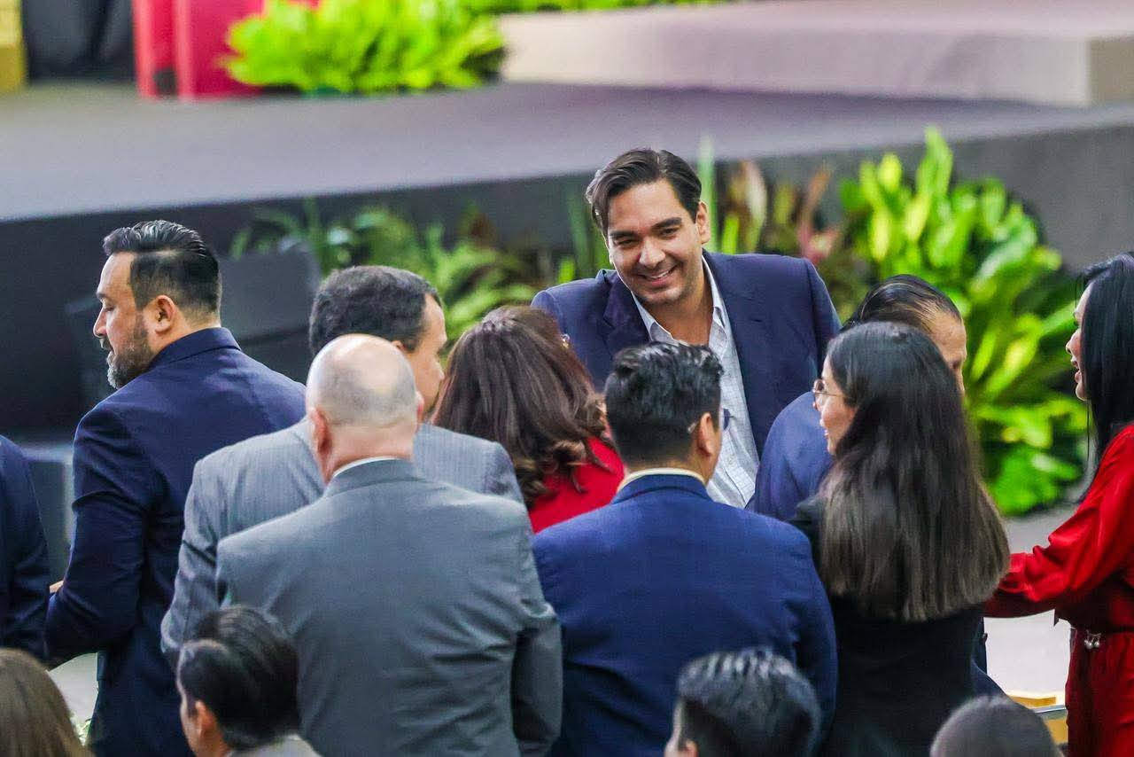 Asistió Alcalde Carlos Peña Ortiz al Cuarto Informe de Gobierno del Gobernador Américo Villarreal Anaya