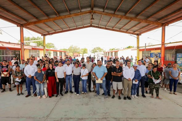 Visitó Alcalde a vecinos de Balcones de Alcalá con programa Subsidio del Agua