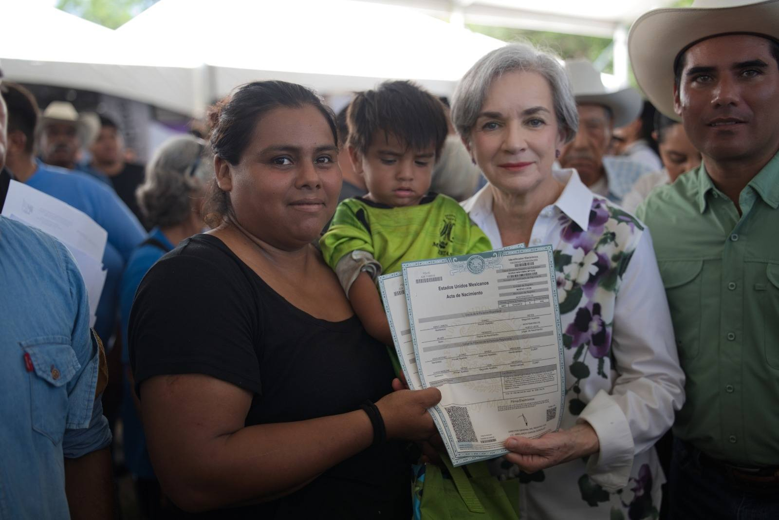DIF Tamaulipas acerca servicios gratuitos a familias de Llera con la brigada Transformando Familias