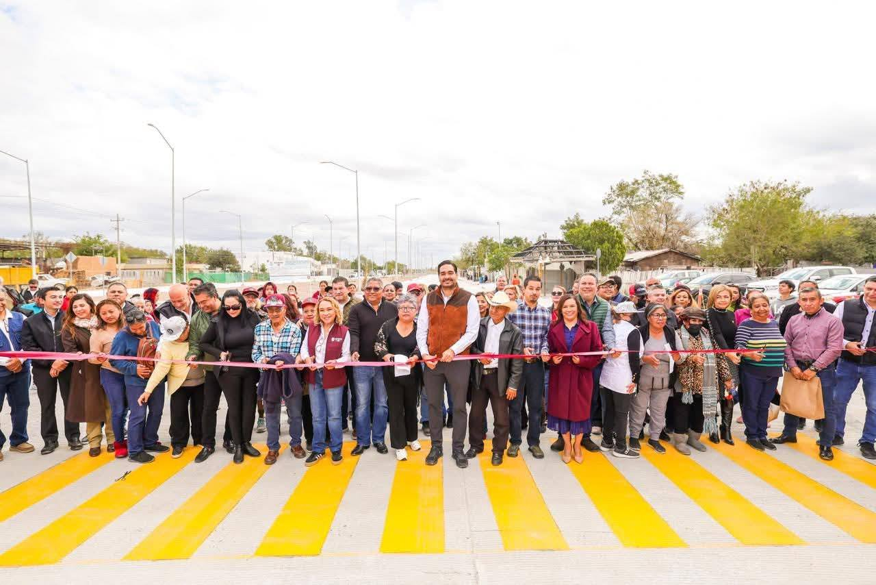Inauguraron Alcalde y familias de la Ernesto Zedillo nueva pavimentación hidráulica