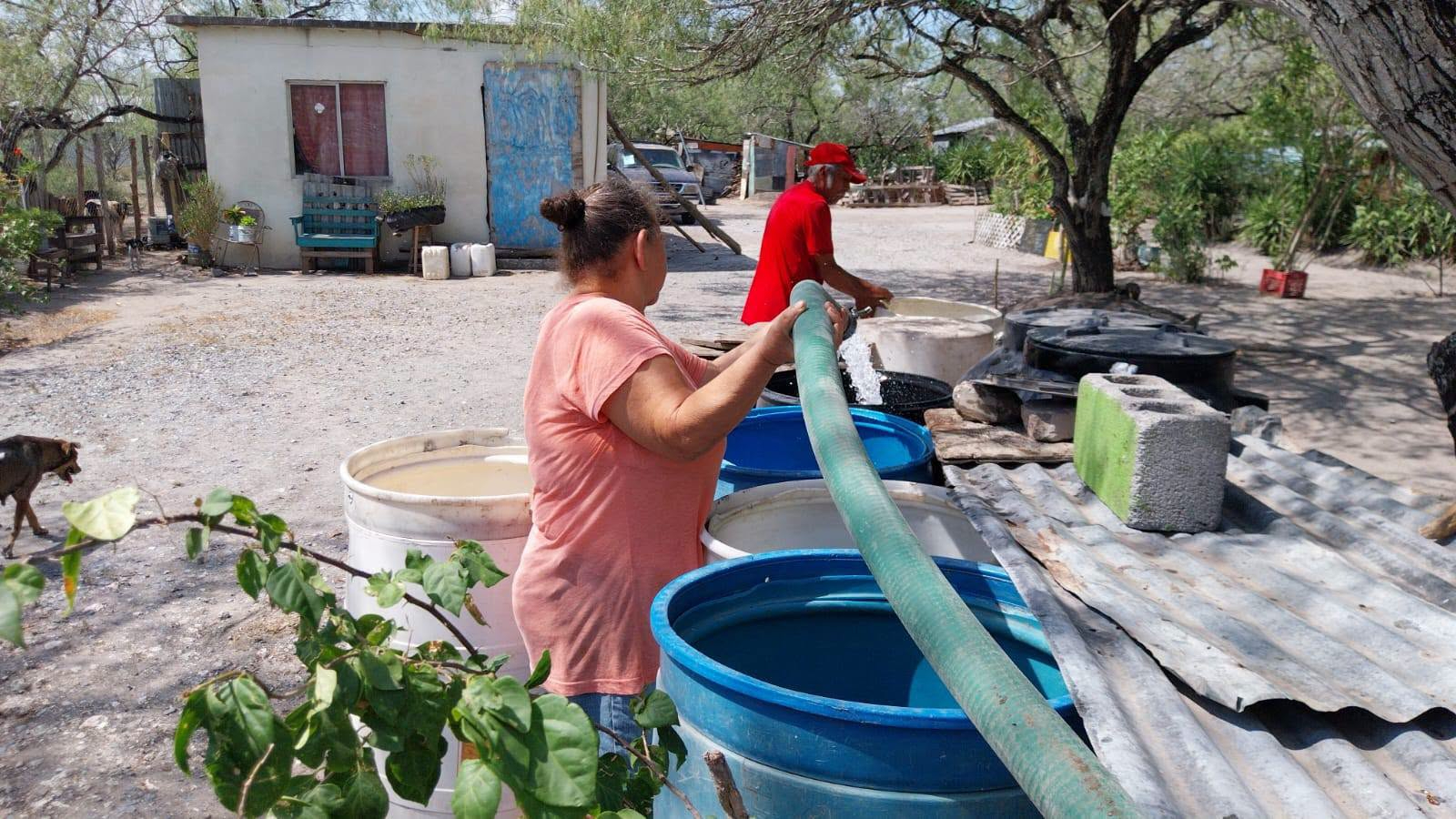 Llevó Gobierno Municipal agua potable a ejidos El Banco y Los Cavazos