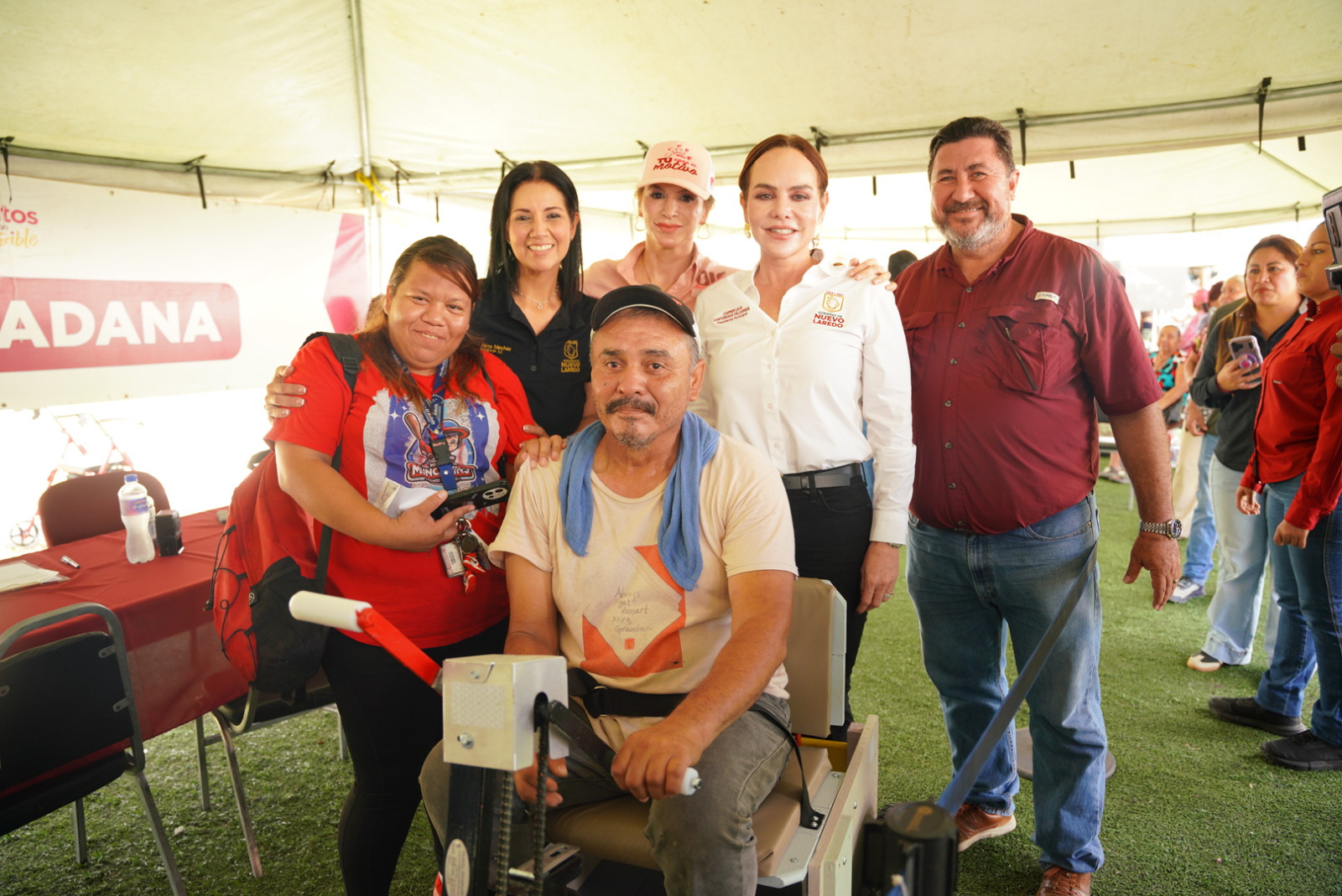 GOBIERNO DE CARMEN LILIA CANTUROSAS ACERCA SERVICIOS Y APOYOS A FAMILIAS DE LA COLONIA FRANCISCO VILLA CON “PRESIDENCIA CERQUITA DE TI”