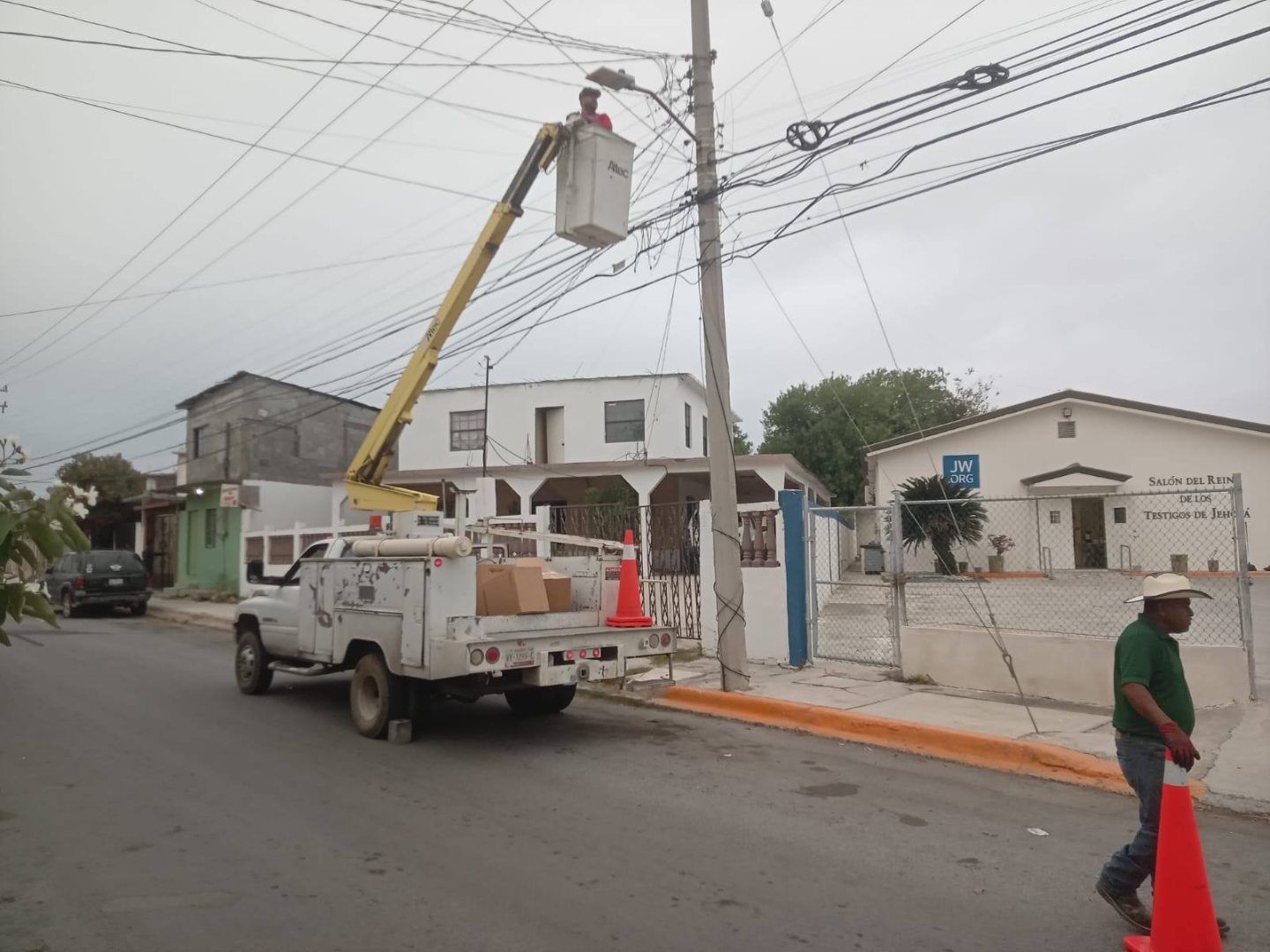 Brilla Reynosa con programa de mantenimiento del Alumbrado Público