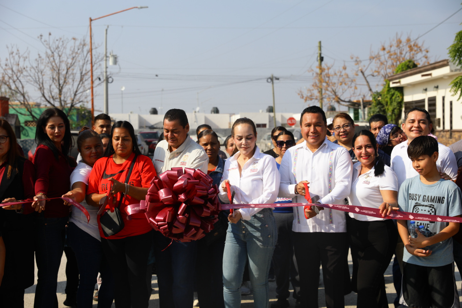 ALCALDESA CARMEN LILIA CANTUROSAS ENTREGA OBRAS VIALES QUE DIGNIFICAN ACCESOS Y MEJORAN LA MOVILIDAD EN VALLES DE ANÁHUAC