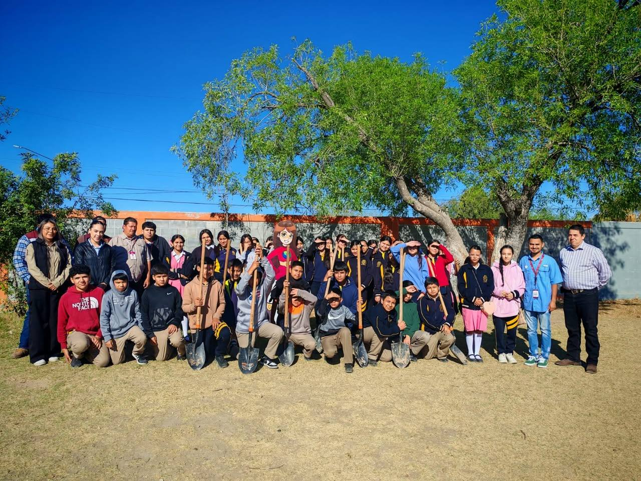FORTALECE GOBIERNO MUNICIPAL LA EDUCACIÓN AMBIENTAL EN ESCUELAS CON ACCIONES DE REFORESTACIÓN