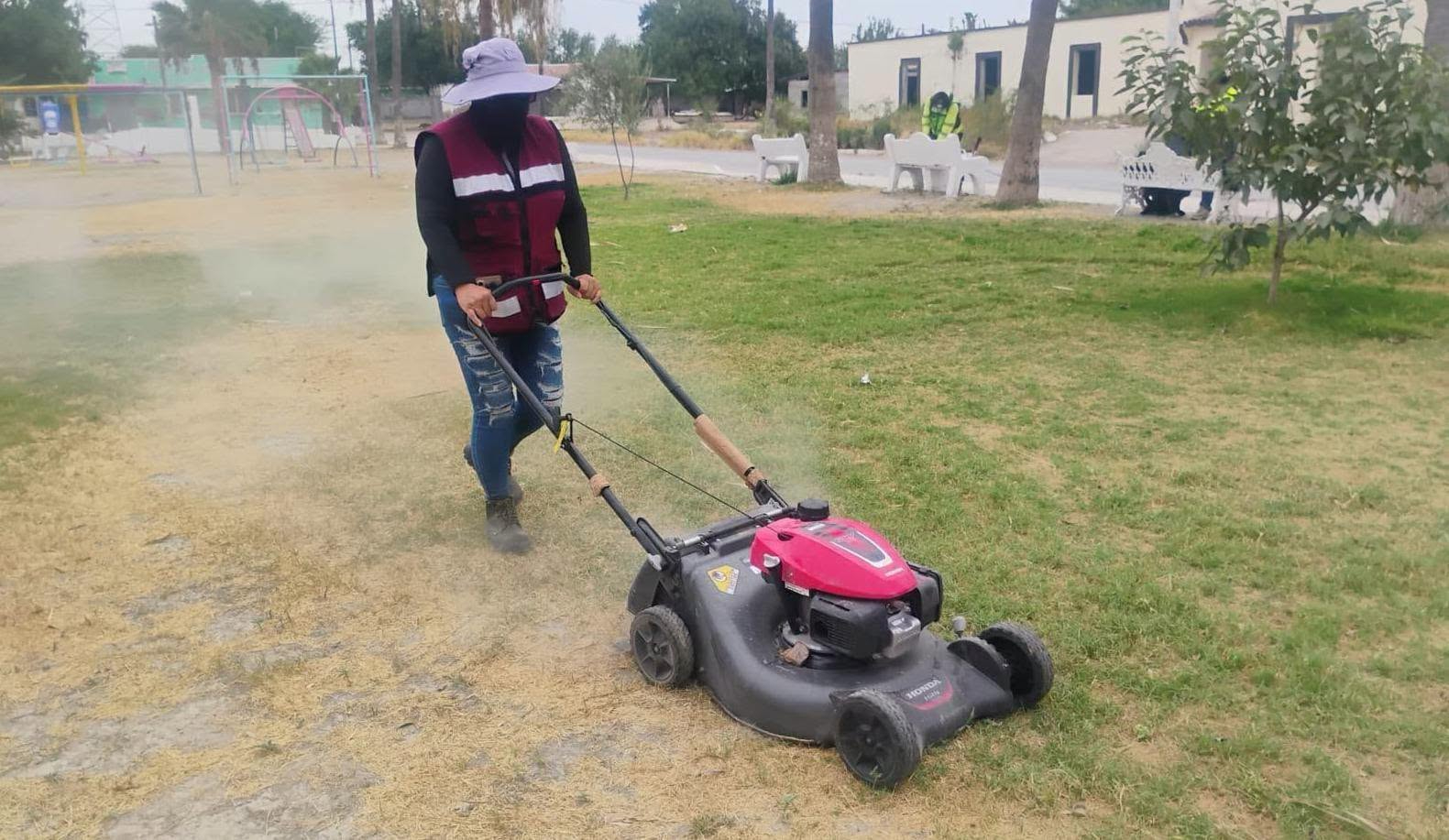 Avanza Reynosa con mantenimiento en plazas y vialidades
