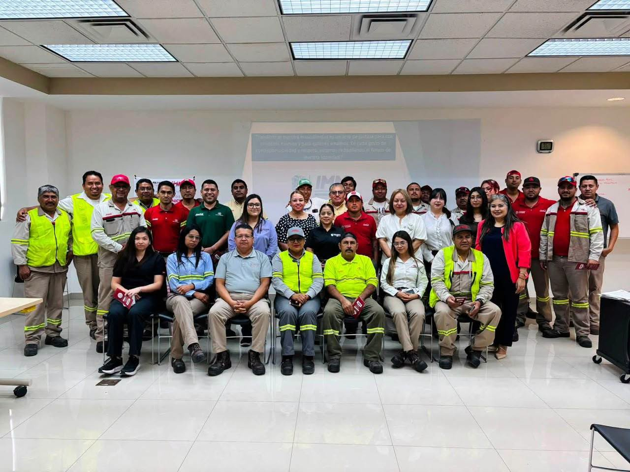 Promueve Alcalde Carlos Peña Ortiz entornos laborales basados en el respeto y la igualdad
