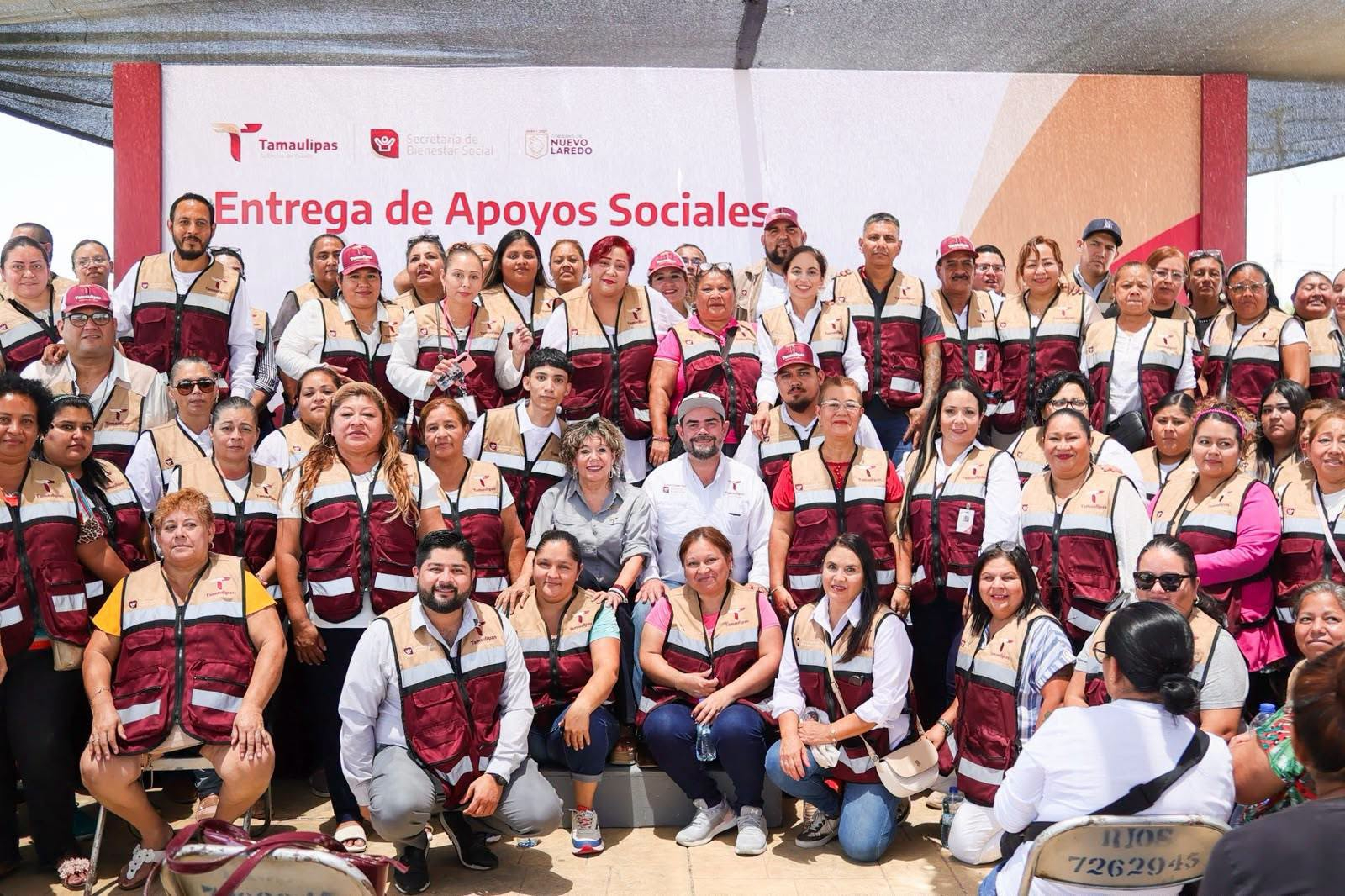Entrega SEBIEN apoyos sociales en Nuevo Laredo
