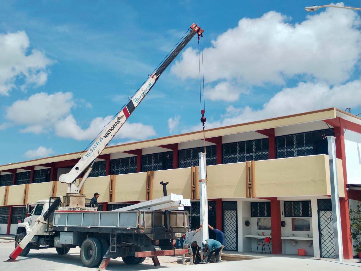 Gobierno de Reynosa fortalece infraestructura educativa con nueva techumbre en la Secundaria General No. 15