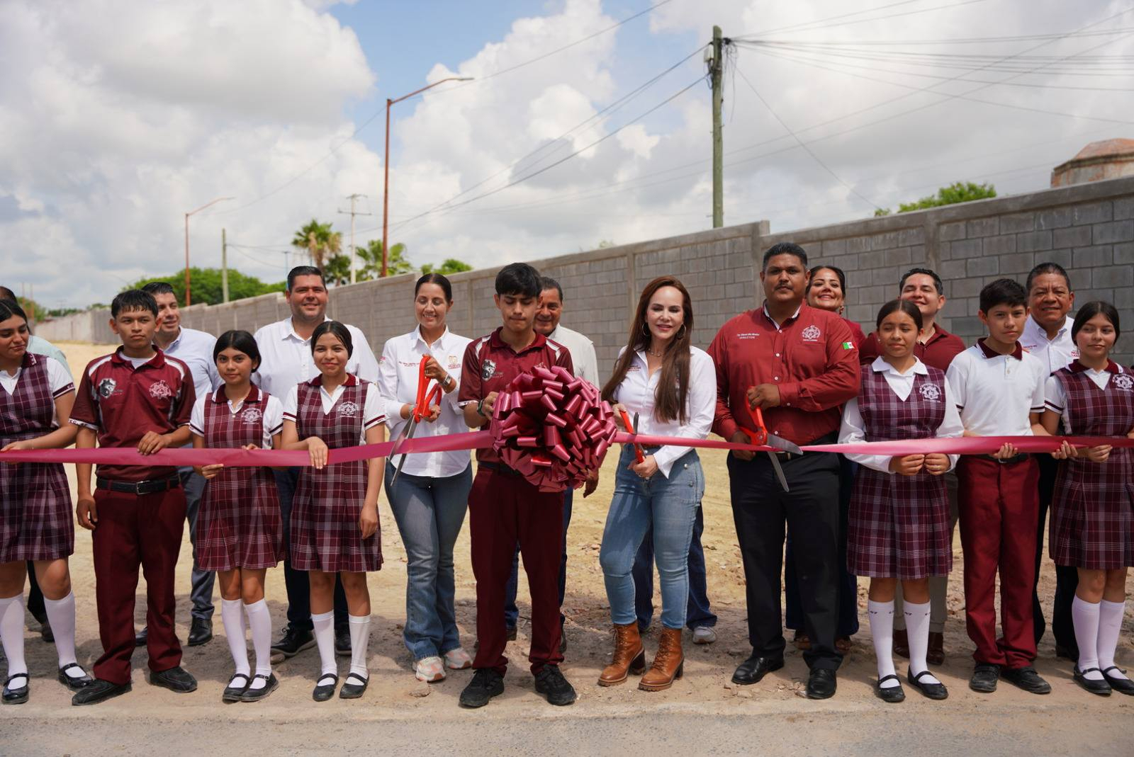 ALCALDESA CARMEN LILIA CANTUROSAS TRANSFORMA INFRAESTRUCTURA DE SECUNDARIAS TÉCNICAS DE NUEVO LAREDO