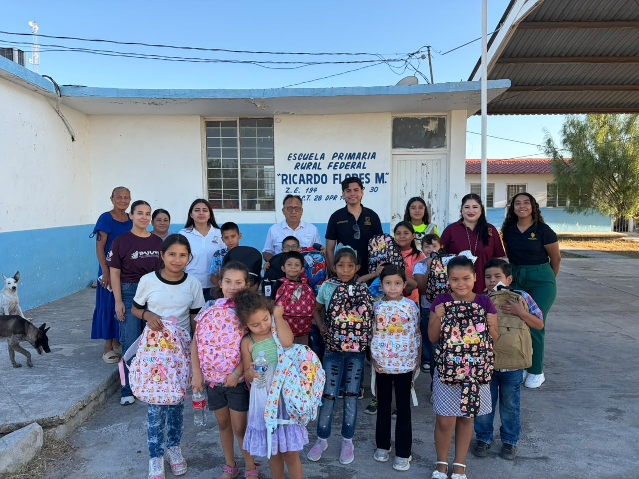 CON ESCUELATÓN, GOBIERNO MUNICIPAL ENTREGA MIL 300 KITS ESCOLARES A ESTUDIANTES DE NUEVO LAREDO