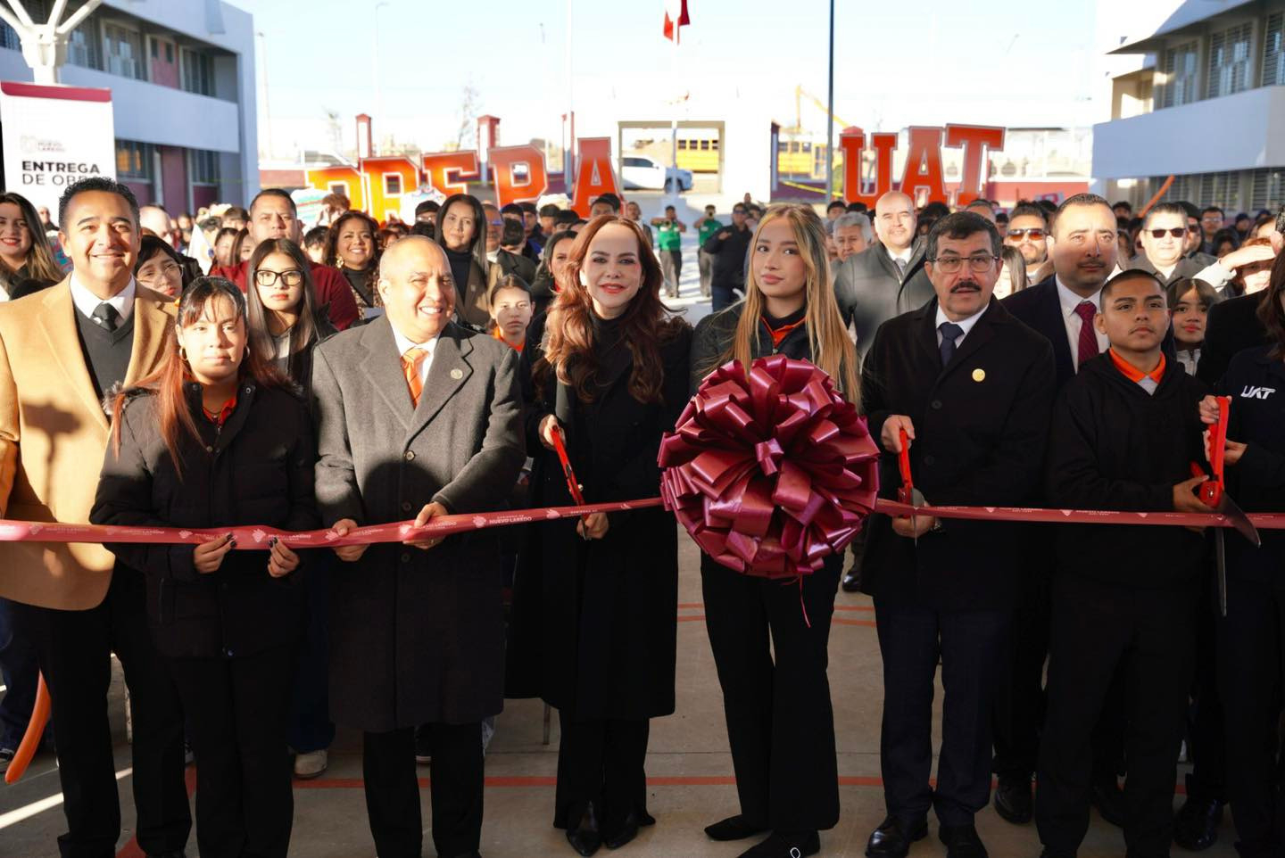 INAUGURA ALCALDESA CARMEN LILIA CANTUROSAS Y RECTOR DE LA UAT OBRAS DE INFRAESTRUCTURA EDUCATIVA EN LA PREPA UAT