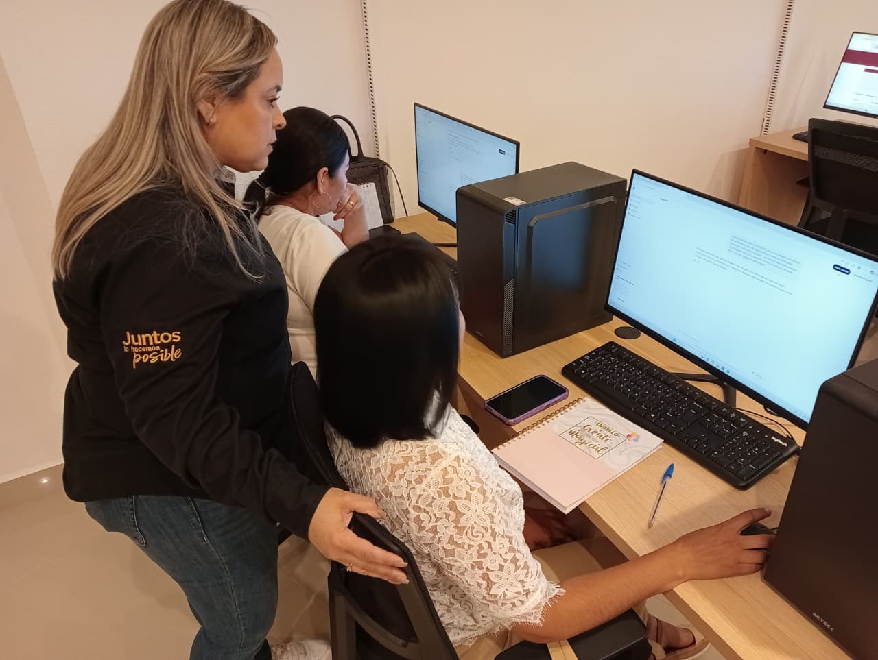 IMPARTEN TALLERES DE INTELIGENCIA ARTIFICIAL EN LA INFOTECA