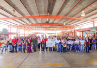 Entregó Carlos Peña Ortiz Becas Rita Cetina en primaria de Jarachina Sur